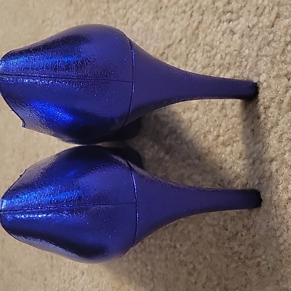 Guess Women's Purple Metallic High Heels NwOT - Picture 3 of 9